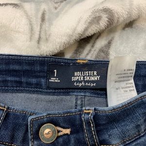 Hollister dark ripped super skinny jeans